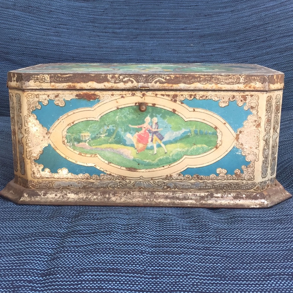 Vintage 1920’s Artstyle Decorative Tin